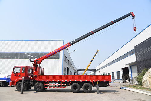 12吨随车吊的价格及济宁四通机械产品解析